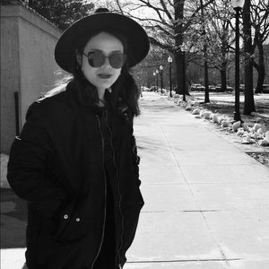 Meet your Posher, Xinyi